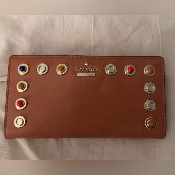 Kates spade tan button wallet - Picture 1 of 4